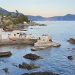 Eleganza In Centro A Nervi, A 2 Passi Dal Mare. Janov